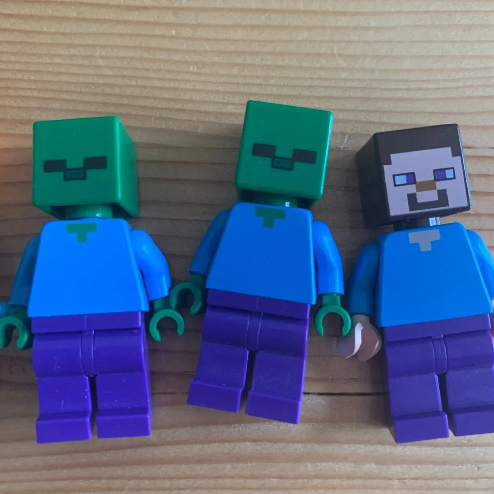 LEGO Minecraft Minifigure Lot of 5 Steve Alex Zombie Figures with Accessories